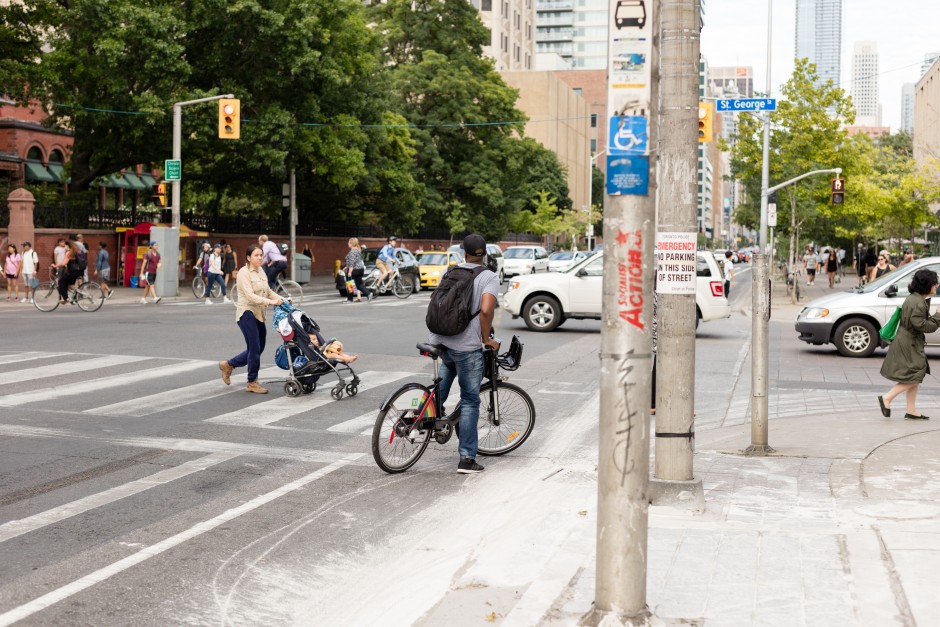 城市报告称支持在布洛街上建设常设自行车道：市政府在十一月七号将为此投票
